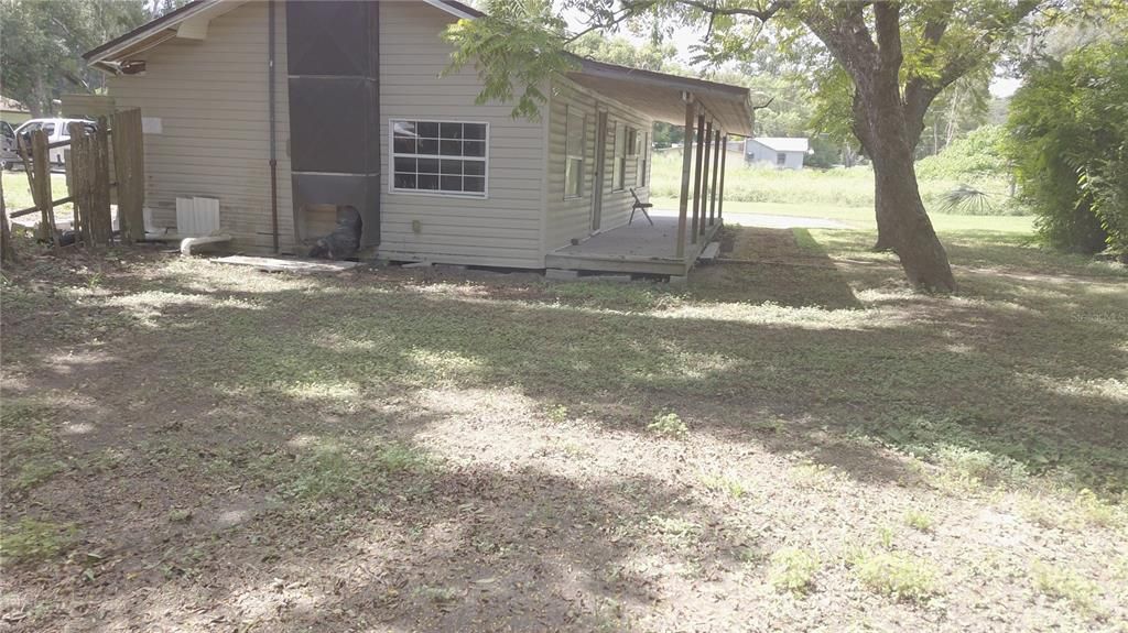 For Sale: $135,000 (2 beds, 1 baths, 1054 Square Feet)