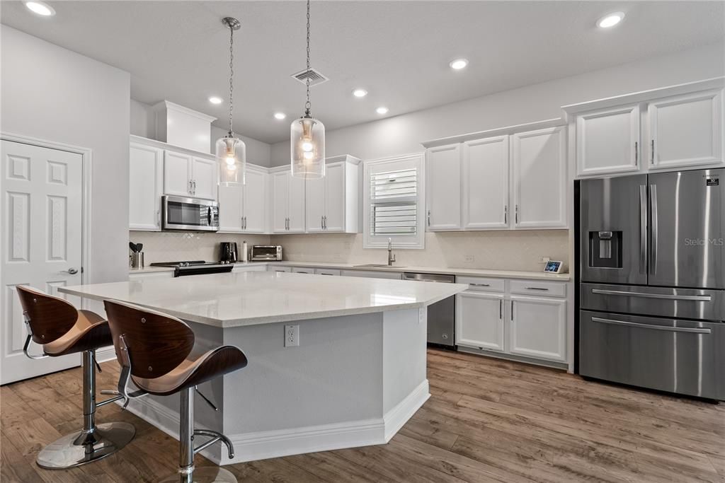 For Rent: $4,350 (5 beds, 3 baths, 2959 Square Feet)