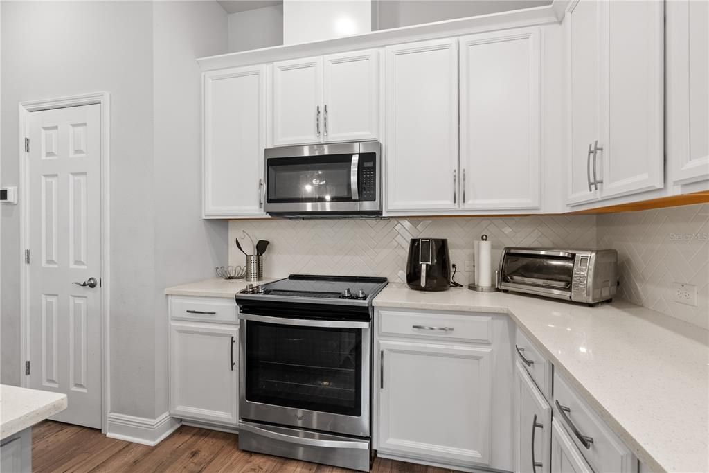 For Rent: $4,350 (5 beds, 3 baths, 2959 Square Feet)