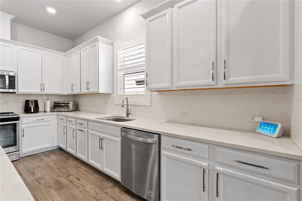 For Rent: $4,350 (5 beds, 3 baths, 2959 Square Feet)