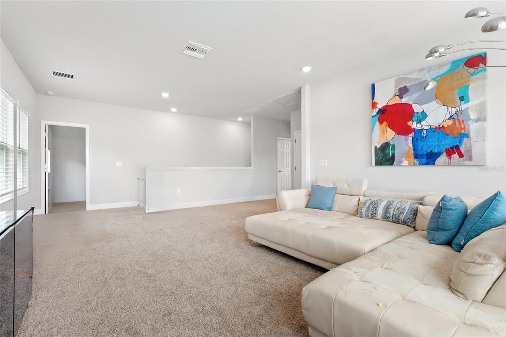 For Rent: $4,350 (5 beds, 3 baths, 2959 Square Feet)