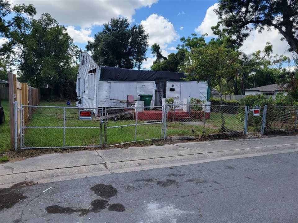 待售: $155,000 (2 贝兹, 1 浴室, 1176 平方英尺)