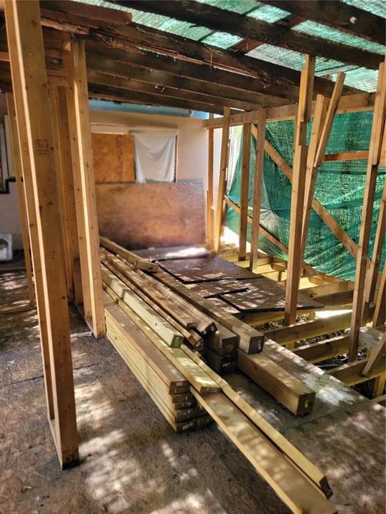 待售: $155,000 (2 贝兹, 1 浴室, 1176 平方英尺)