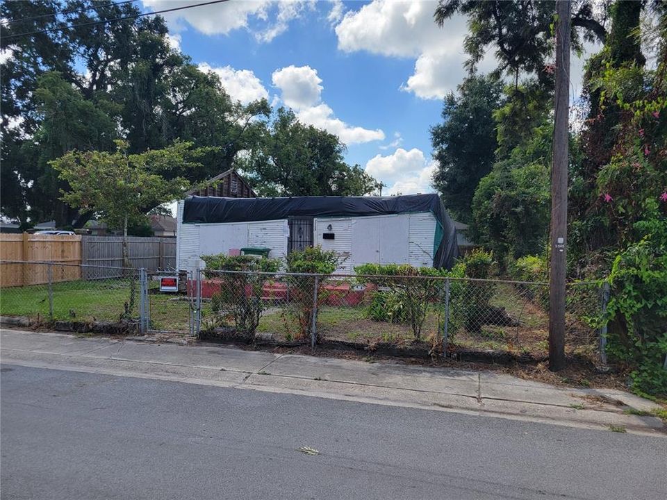 待售: $155,000 (2 贝兹, 1 浴室, 1176 平方英尺)