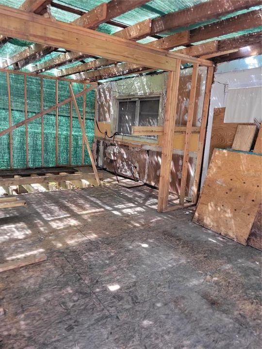 待售: $155,000 (2 贝兹, 1 浴室, 1176 平方英尺)