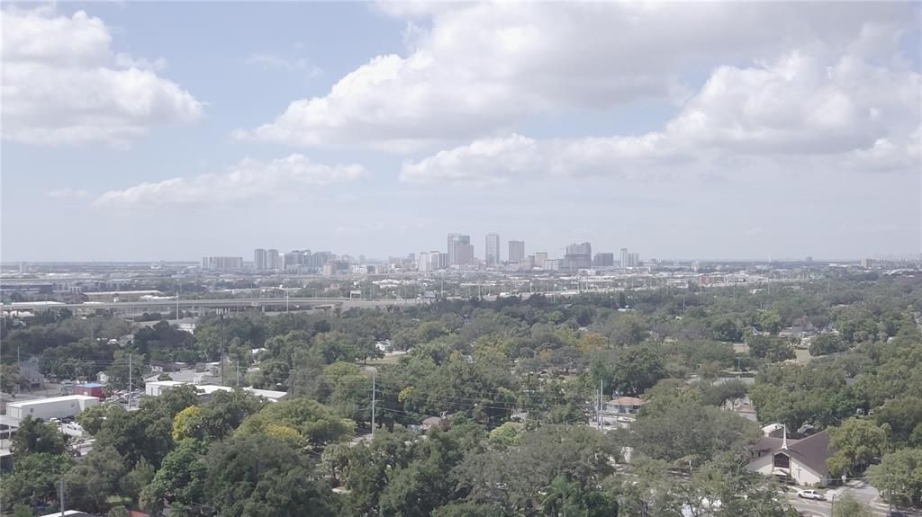 待售: $155,000 (2 贝兹, 1 浴室, 1176 平方英尺)