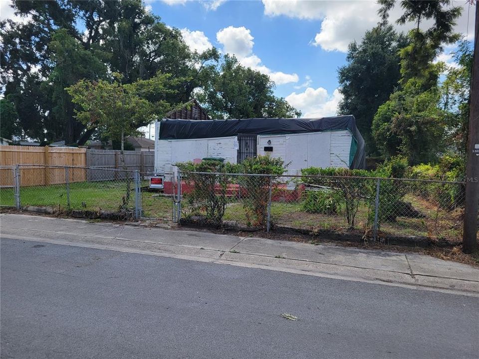 待售: $155,000 (2 贝兹, 1 浴室, 1176 平方英尺)