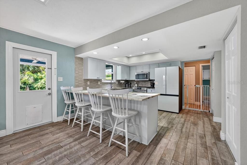 For Sale: $415,000 (3 beds, 2 baths, 1766 Square Feet)