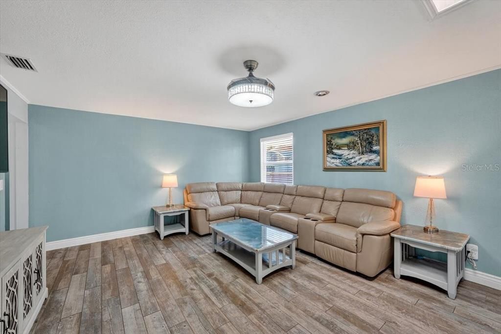 For Sale: $415,000 (3 beds, 2 baths, 1766 Square Feet)