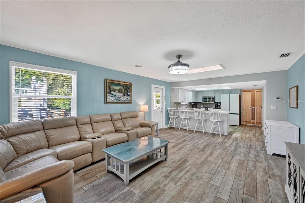 For Sale: $415,000 (3 beds, 2 baths, 1766 Square Feet)