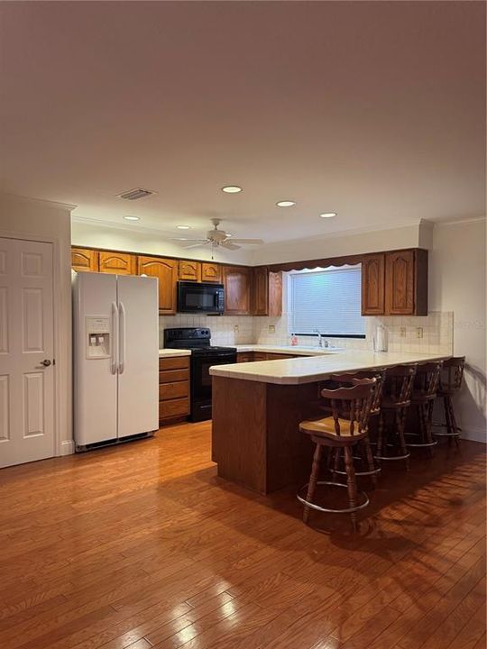 For Sale: $454,900 (3 beds, 2 baths, 1663 Square Feet)