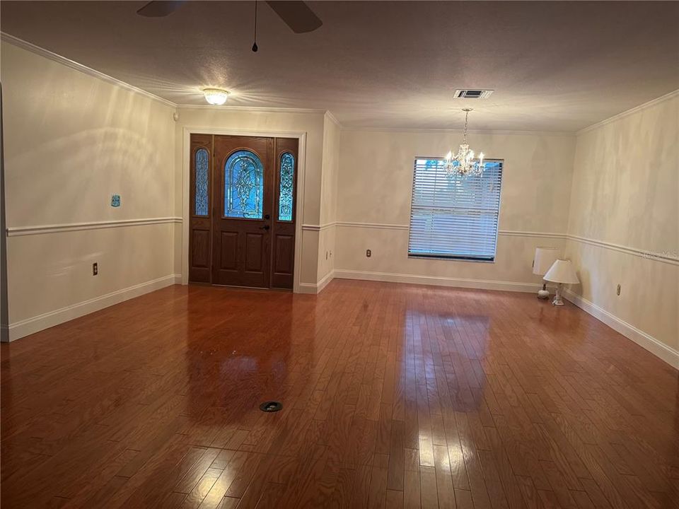 For Sale: $454,900 (3 beds, 2 baths, 1663 Square Feet)