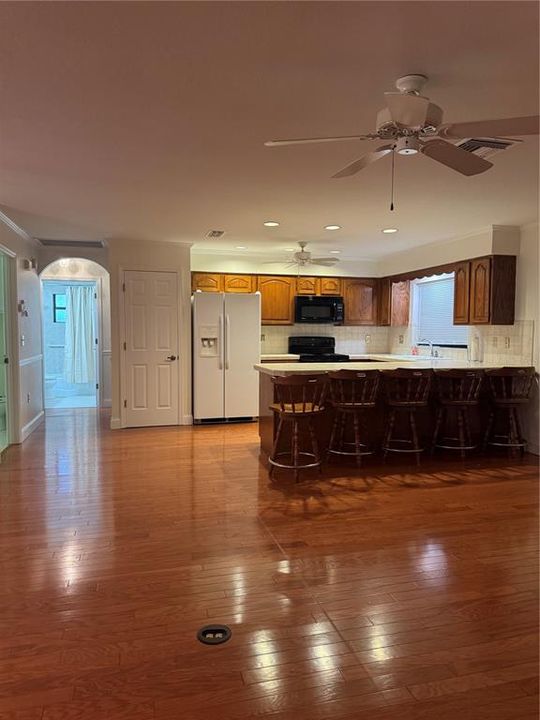 For Sale: $454,900 (3 beds, 2 baths, 1663 Square Feet)