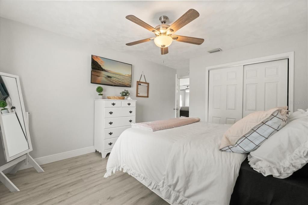 For Sale: $450,000 (4 beds, 2 baths, 2427 Square Feet)