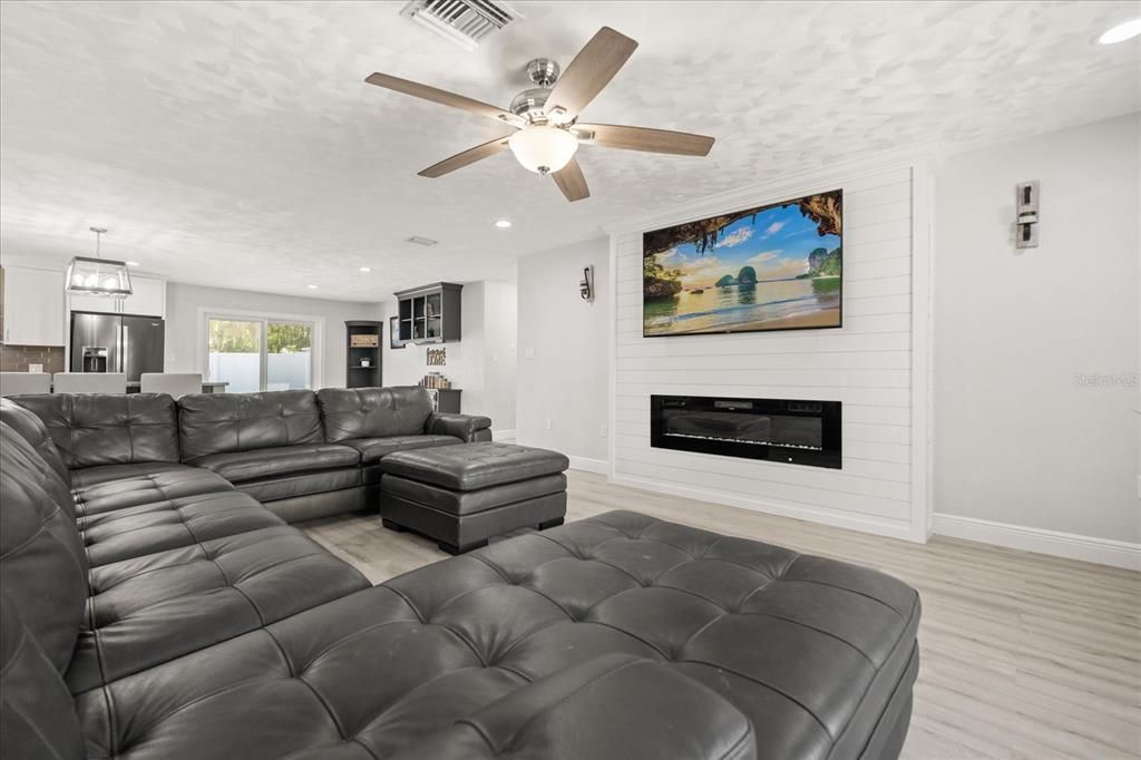 For Sale: $450,000 (4 beds, 2 baths, 2427 Square Feet)