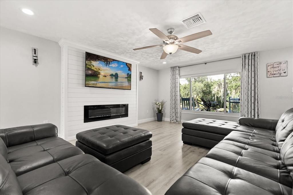 For Sale: $450,000 (4 beds, 2 baths, 2427 Square Feet)