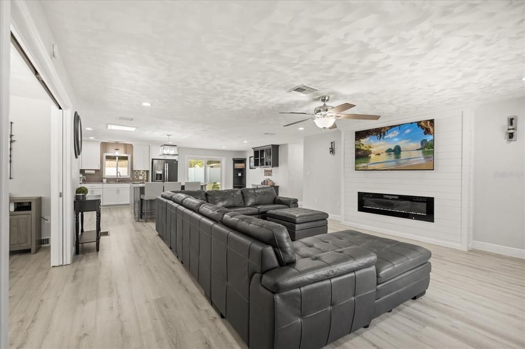 For Sale: $450,000 (4 beds, 2 baths, 2427 Square Feet)