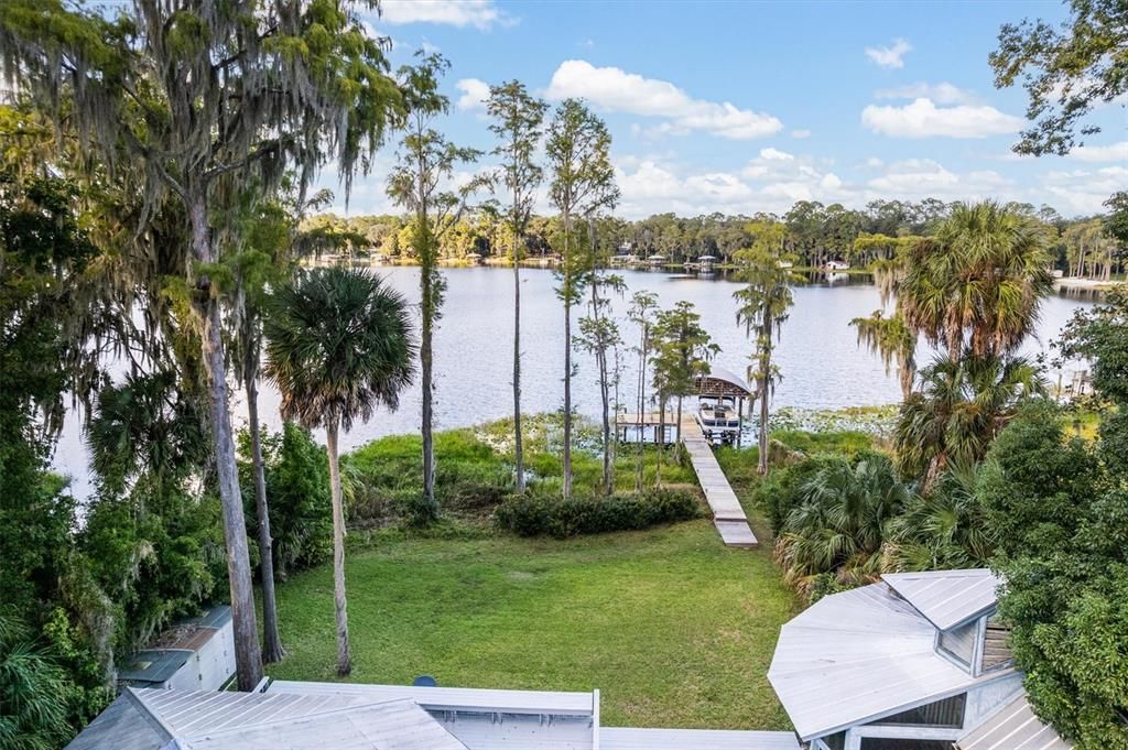 En Venta: $999,000 (3 camas, 2 baños, 2556 Pies cuadrados)