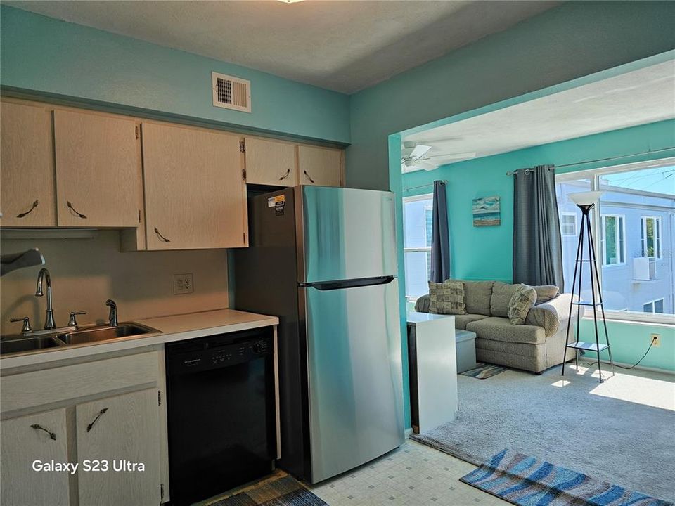 Active With Contract: $135,000 (2 beds, 2 baths, 1100 Square Feet)