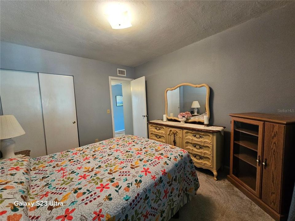 Active With Contract: $135,000 (2 beds, 2 baths, 1100 Square Feet)