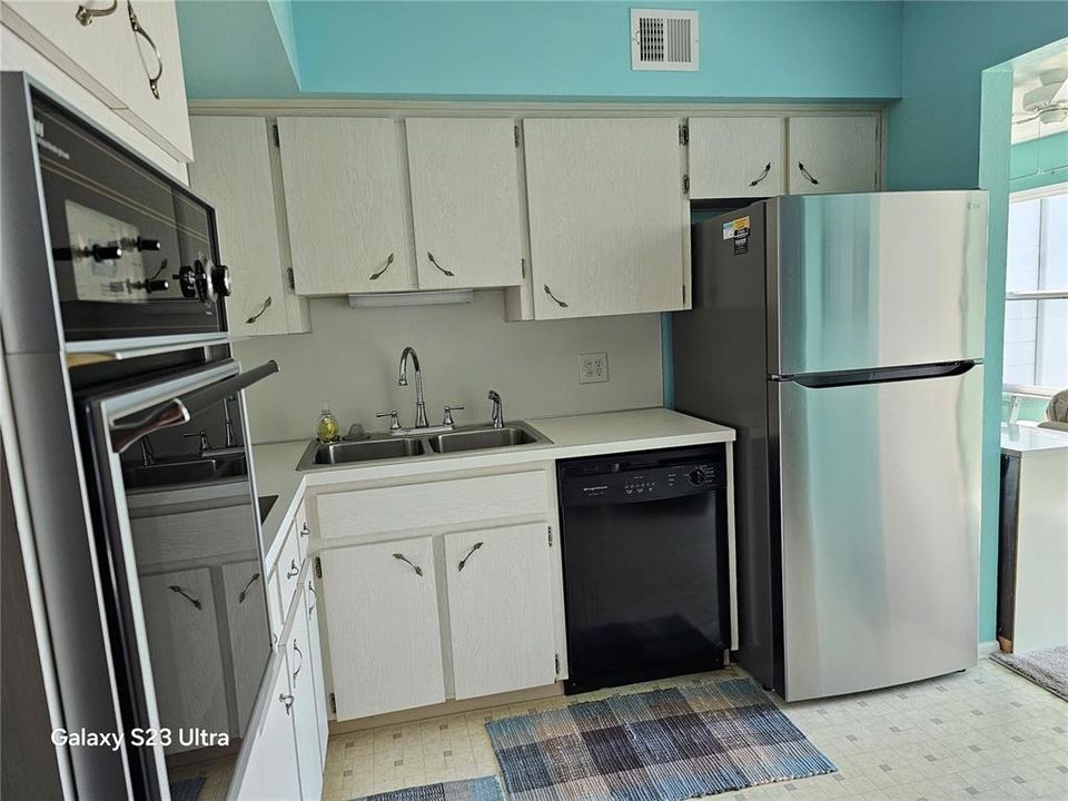 Active With Contract: $135,000 (2 beds, 2 baths, 1100 Square Feet)