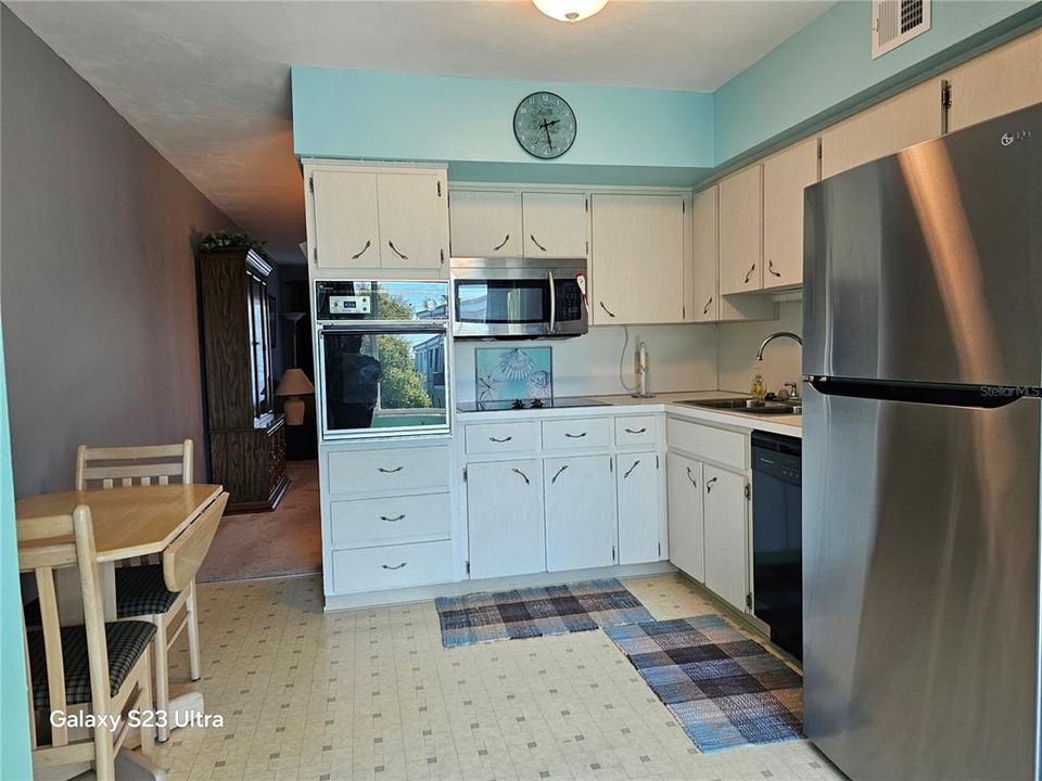 Active With Contract: $135,000 (2 beds, 2 baths, 1100 Square Feet)