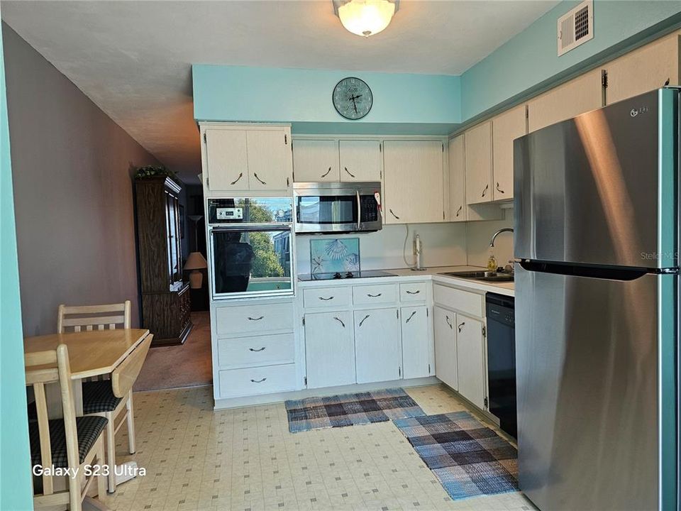 Active With Contract: $135,000 (2 beds, 2 baths, 1100 Square Feet)