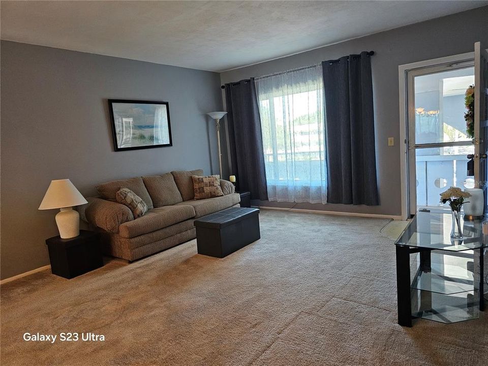 Active With Contract: $135,000 (2 beds, 2 baths, 1100 Square Feet)