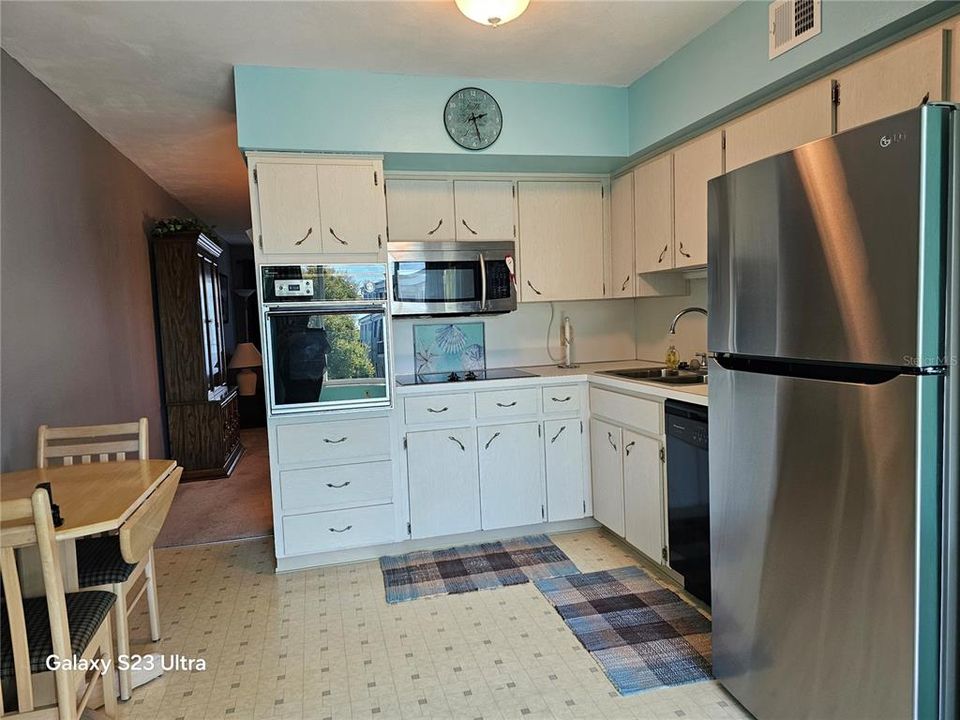 Active With Contract: $135,000 (2 beds, 2 baths, 1100 Square Feet)