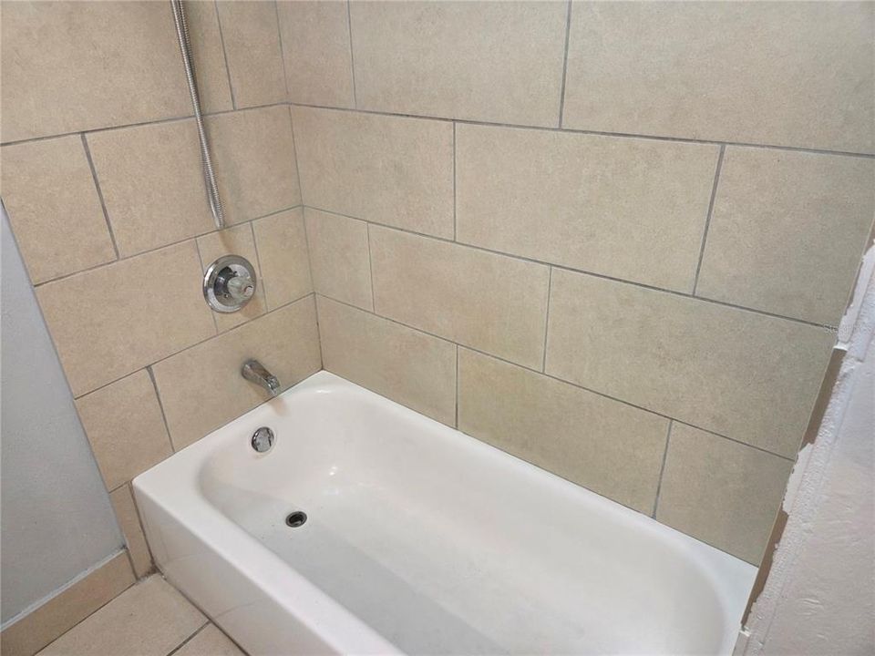 Activo con contrato: $1,350 (1 camas, 1 baños, 762 Pies cuadrados)