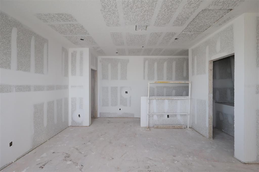 Active With Contract: $494,990 (5 beds, 4 baths, 2900 Square Feet)