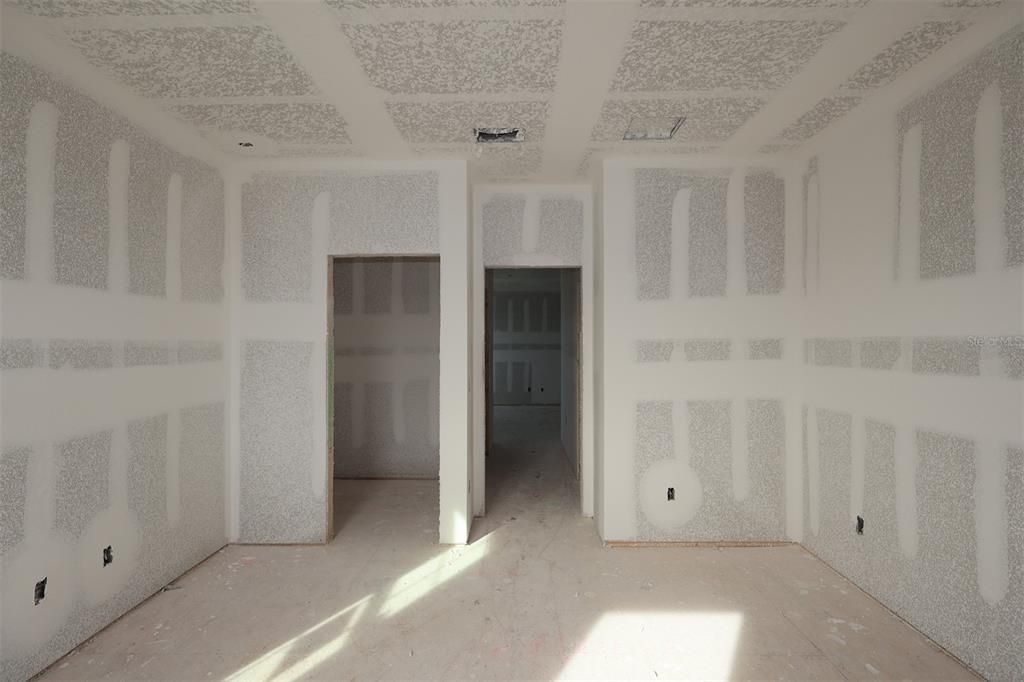 Active With Contract: $494,990 (5 beds, 4 baths, 2900 Square Feet)