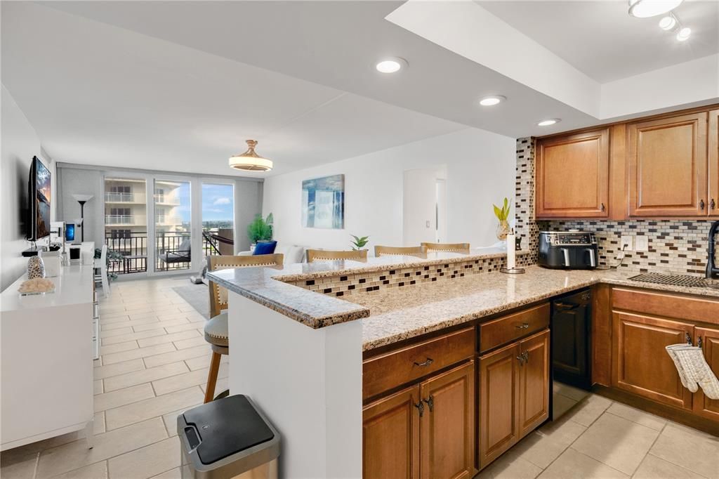 出租: $3,200 (2 贝兹, 2 浴室, 1200 平方英尺)