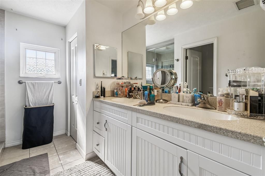 待售: $995,000 (3 贝兹, 3 浴室, 1922 平方英尺)