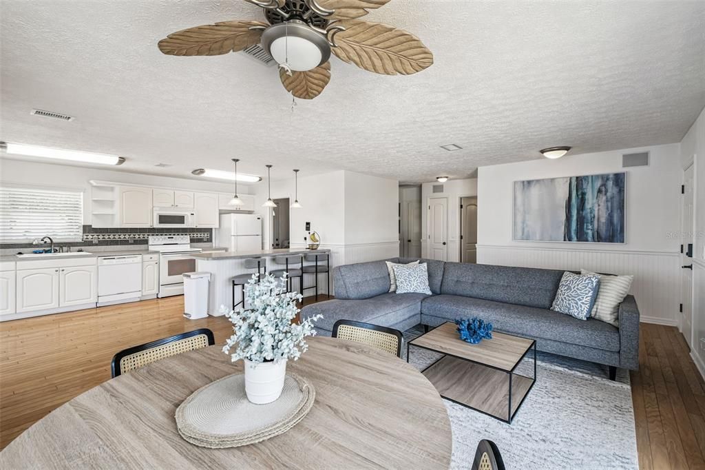 待售: $995,000 (3 贝兹, 3 浴室, 1922 平方英尺)