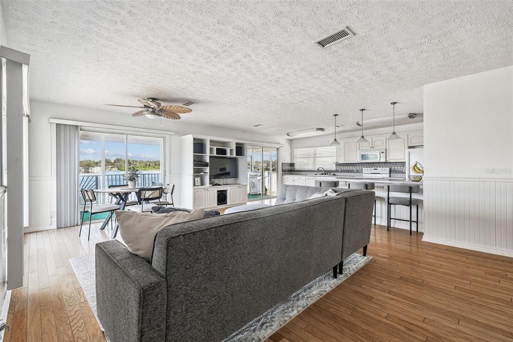 待售: $995,000 (3 贝兹, 3 浴室, 1922 平方英尺)