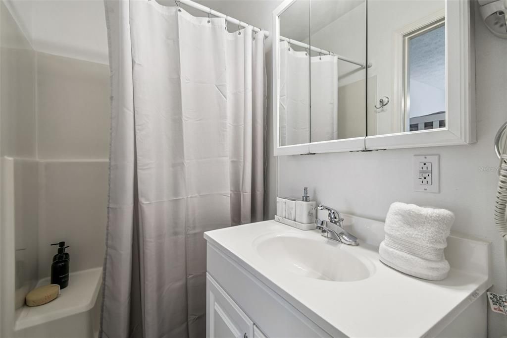 待售: $995,000 (3 贝兹, 3 浴室, 1922 平方英尺)