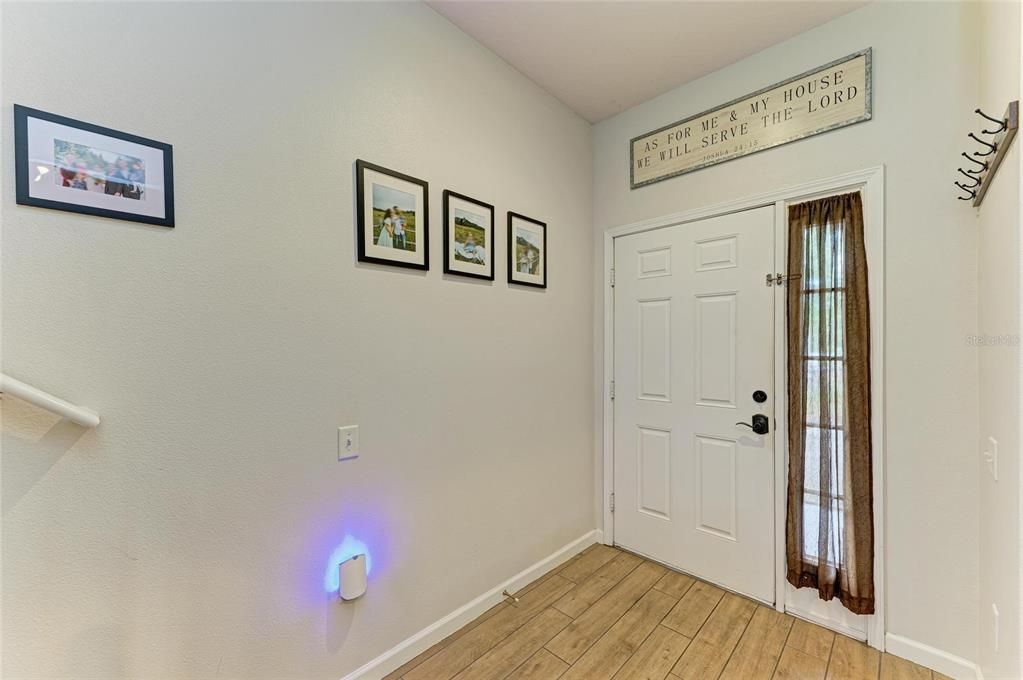 Active With Contract: $299,900 (3 beds, 2 baths, 1596 Square Feet)