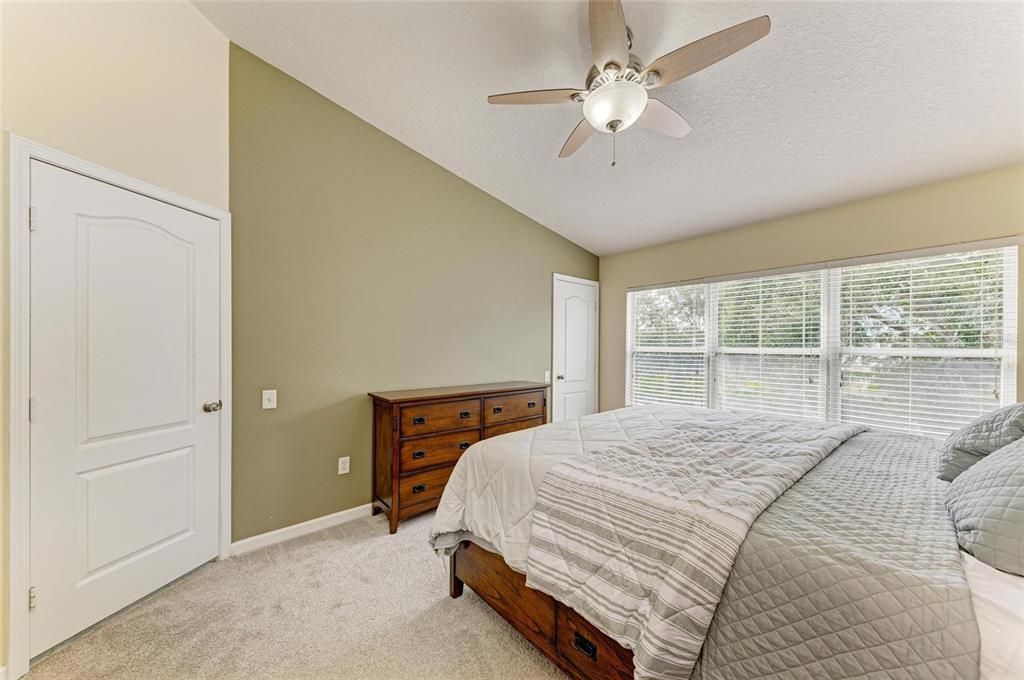 Active With Contract: $299,900 (3 beds, 2 baths, 1596 Square Feet)