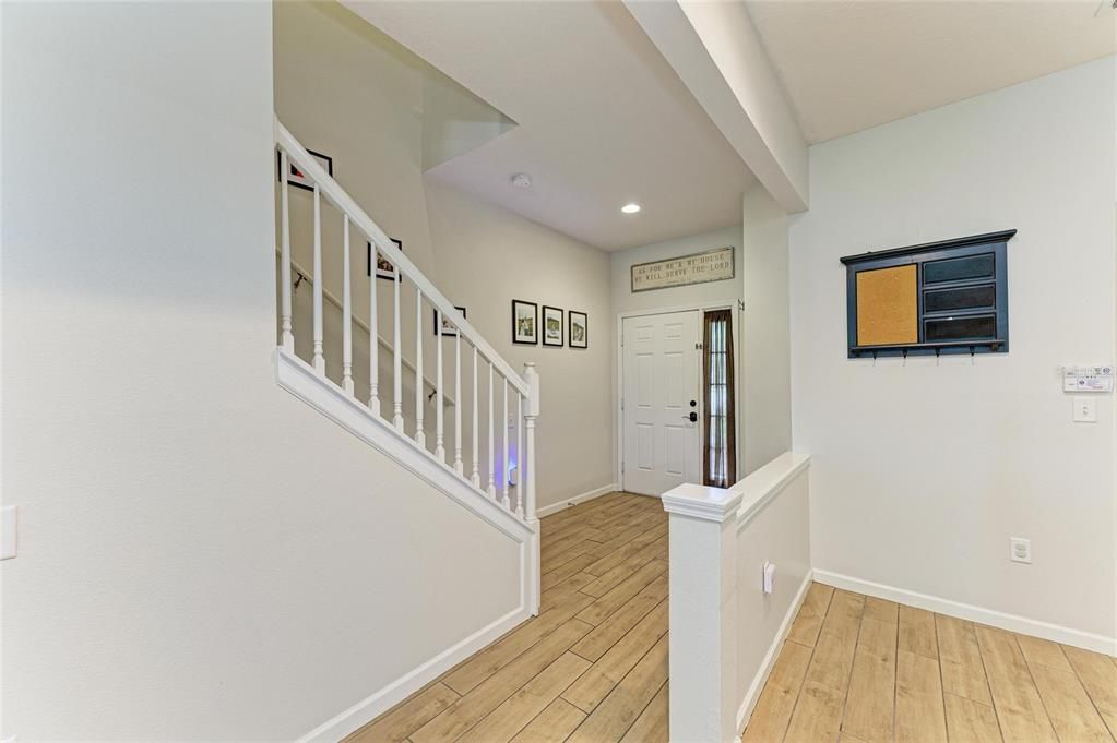 Active With Contract: $299,900 (3 beds, 2 baths, 1596 Square Feet)