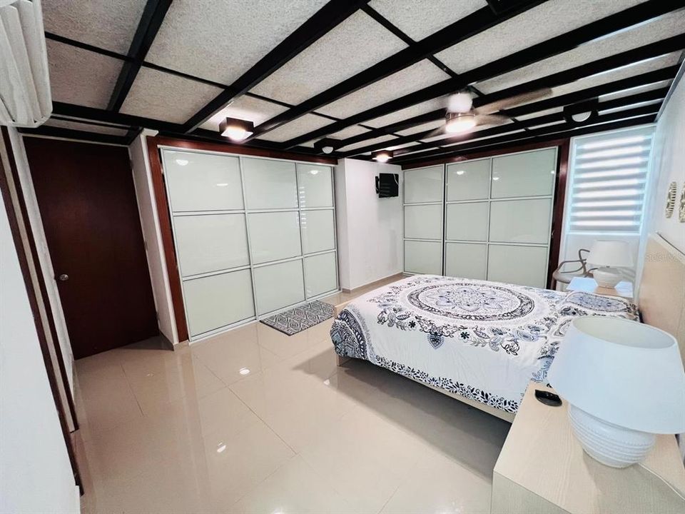 待售: $700,000 (5 贝兹, 4 浴室, 2808 平方英尺)