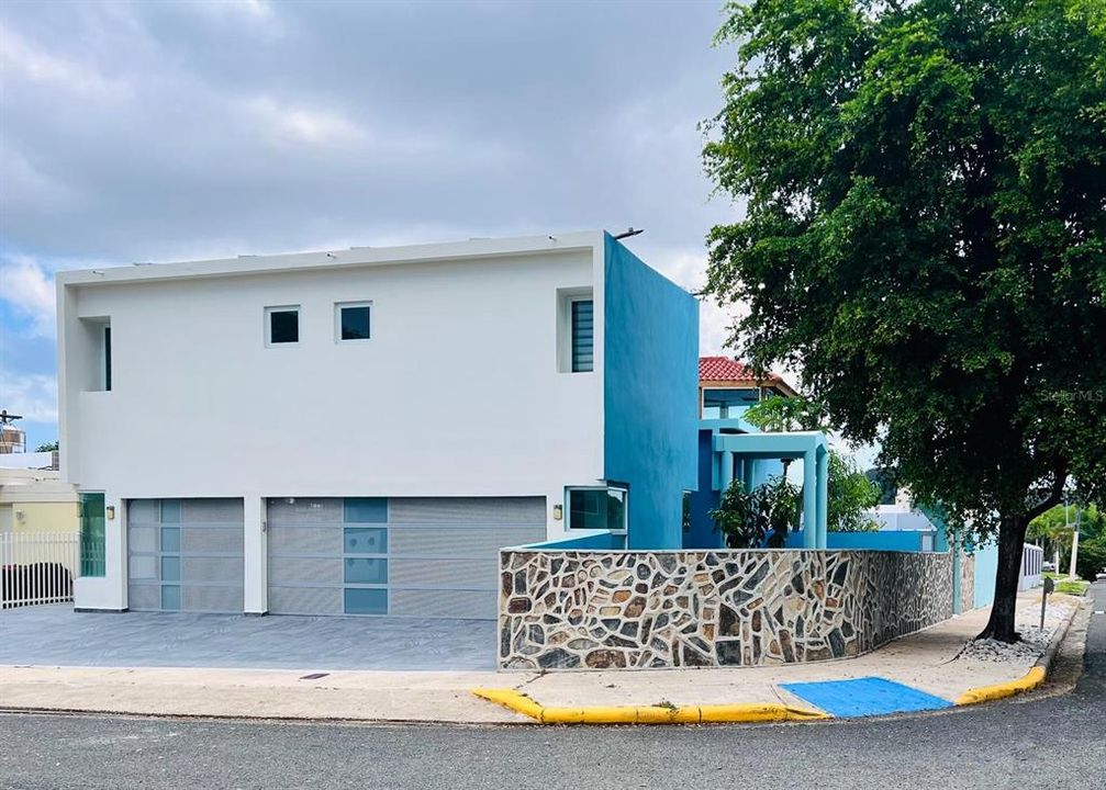 待售: $700,000 (5 贝兹, 4 浴室, 2808 平方英尺)