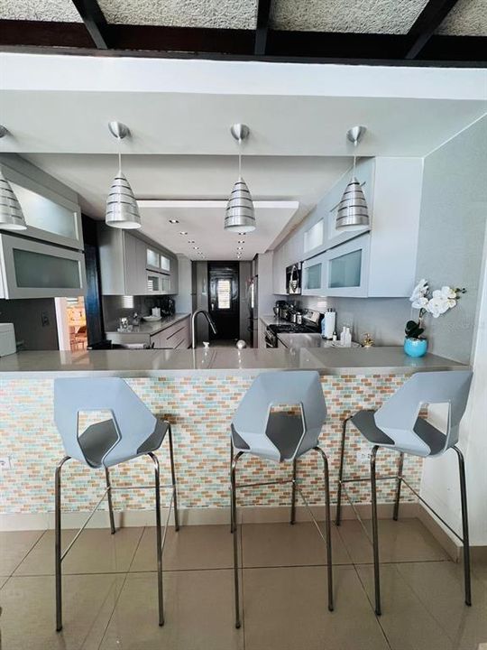 待售: $700,000 (5 贝兹, 4 浴室, 2808 平方英尺)