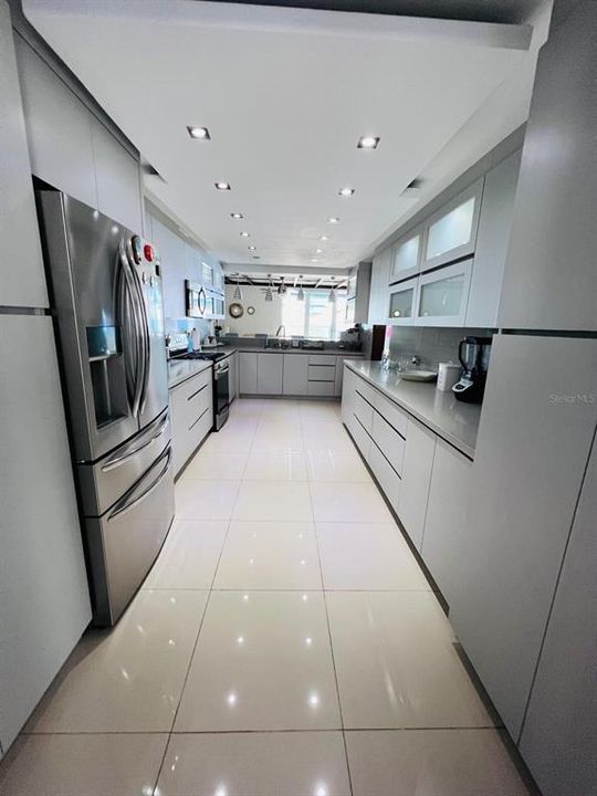 待售: $700,000 (5 贝兹, 4 浴室, 2808 平方英尺)