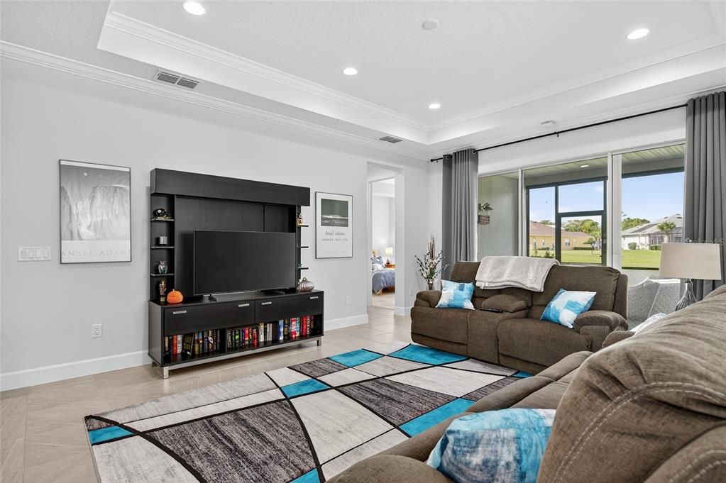 En Venta: $600,000 (2 camas, 2 baños, 2067 Pies cuadrados)