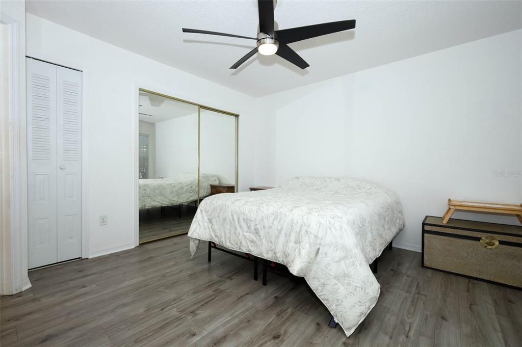 Active With Contract: $224,900 (3 beds, 2 baths, 1151 Square Feet)