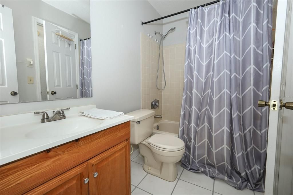 Active With Contract: $224,900 (3 beds, 2 baths, 1151 Square Feet)