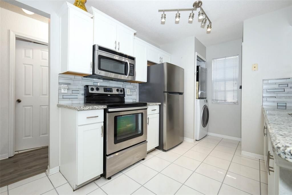 Active With Contract: $224,900 (3 beds, 2 baths, 1151 Square Feet)