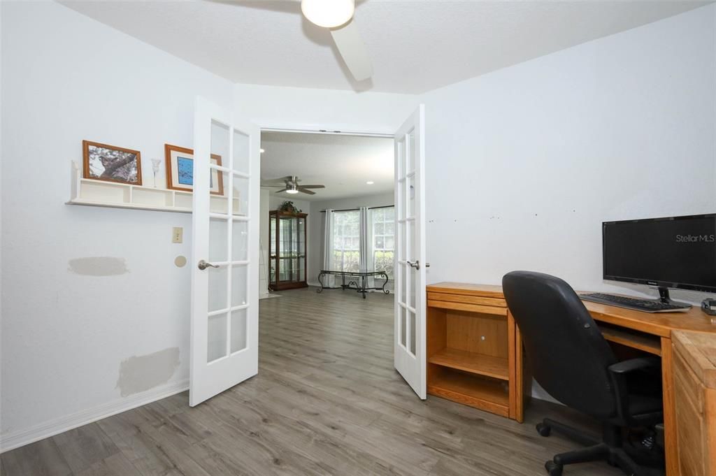 Active With Contract: $224,900 (3 beds, 2 baths, 1151 Square Feet)