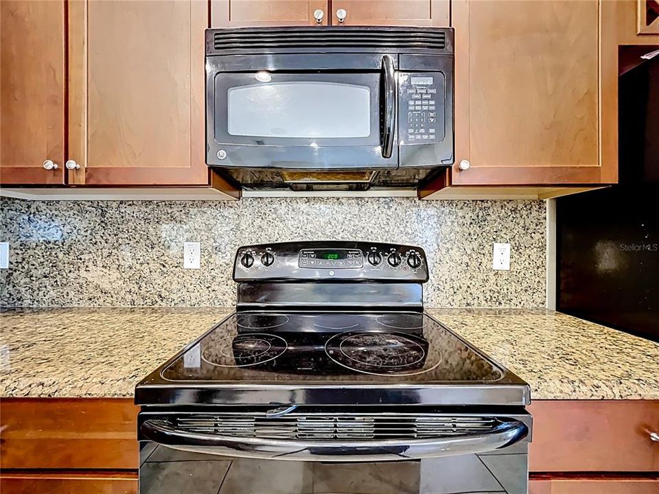 For Sale: $279,000 (3 beds, 2 baths, 1550 Square Feet)